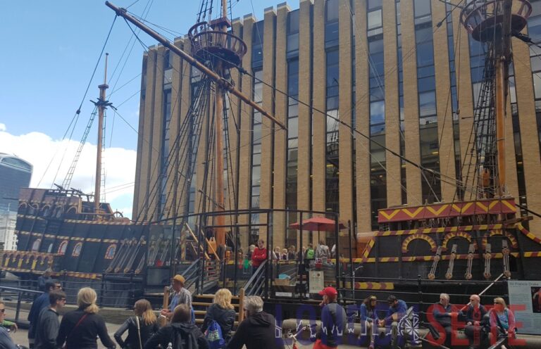 Golden Hinde