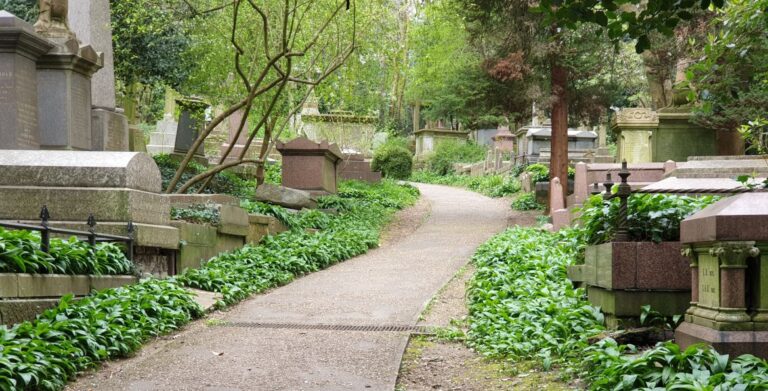 Highgate Cemetery West